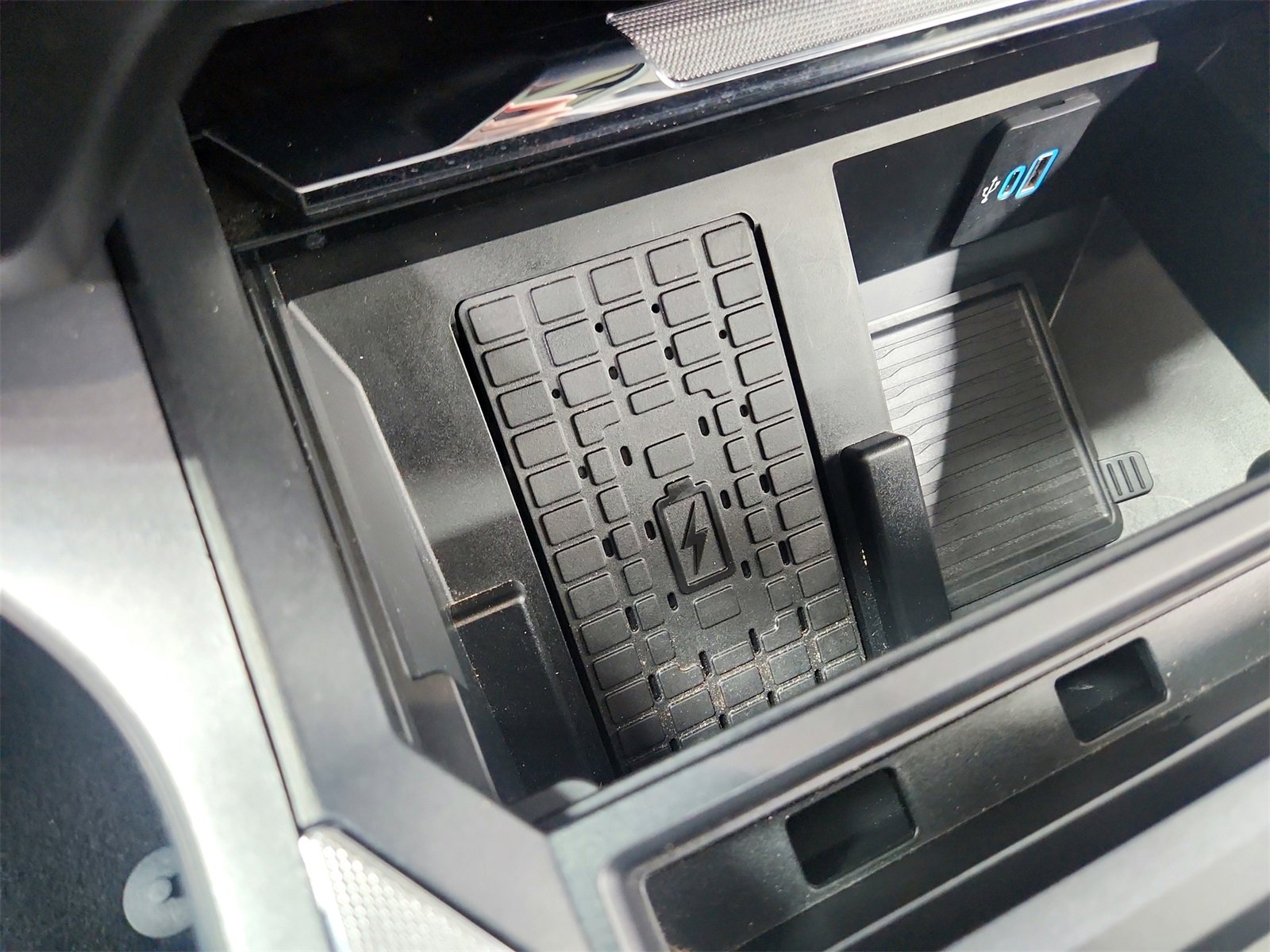 Used 2024 Ford F250 Lariat w/ Chrome Package image 32