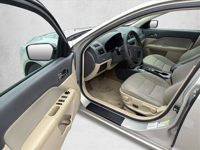Used 2010 Ford Fusion SE FWD image 9