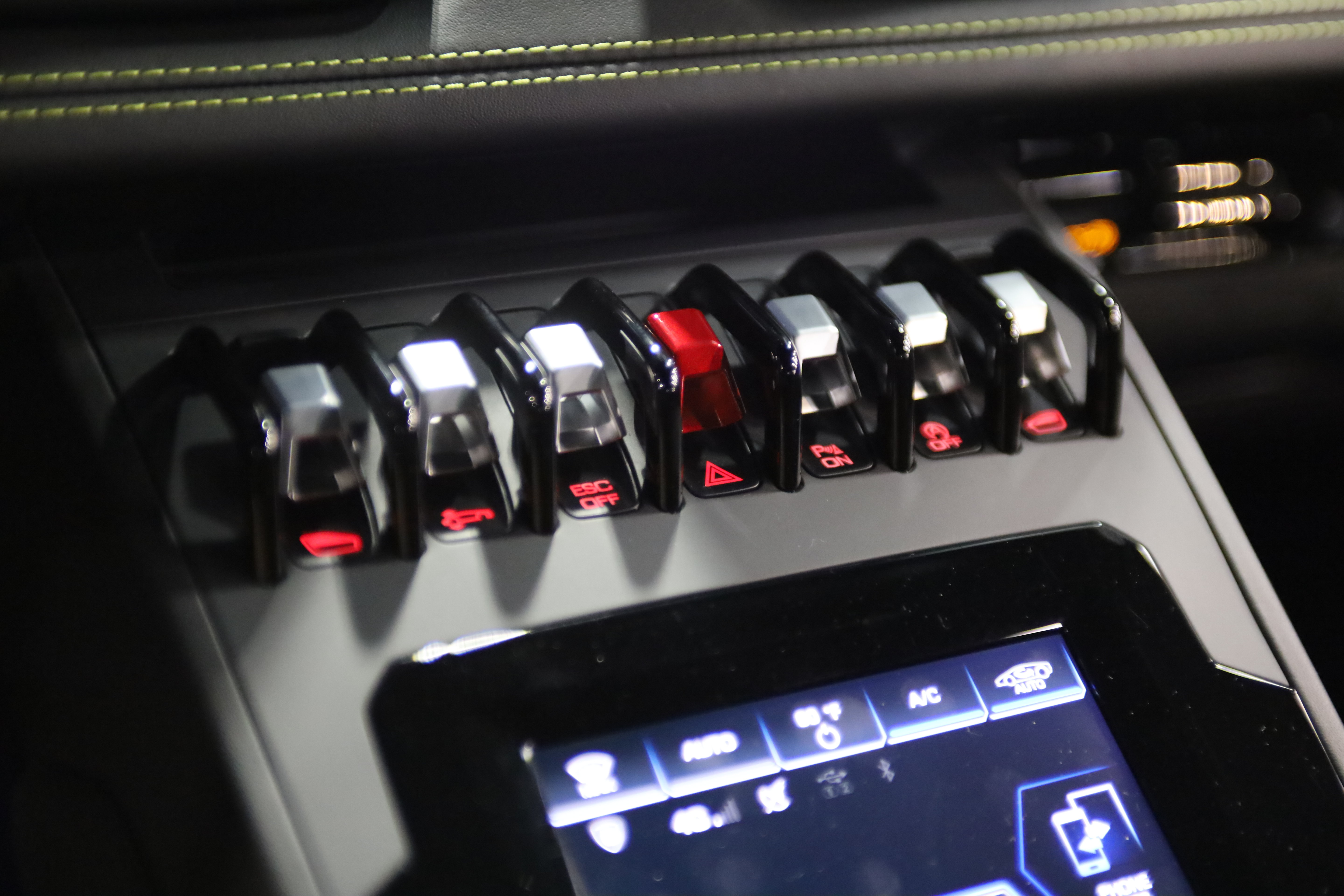 Used 2021 Lamborghini Huracan EVO AWD/4WD image 26