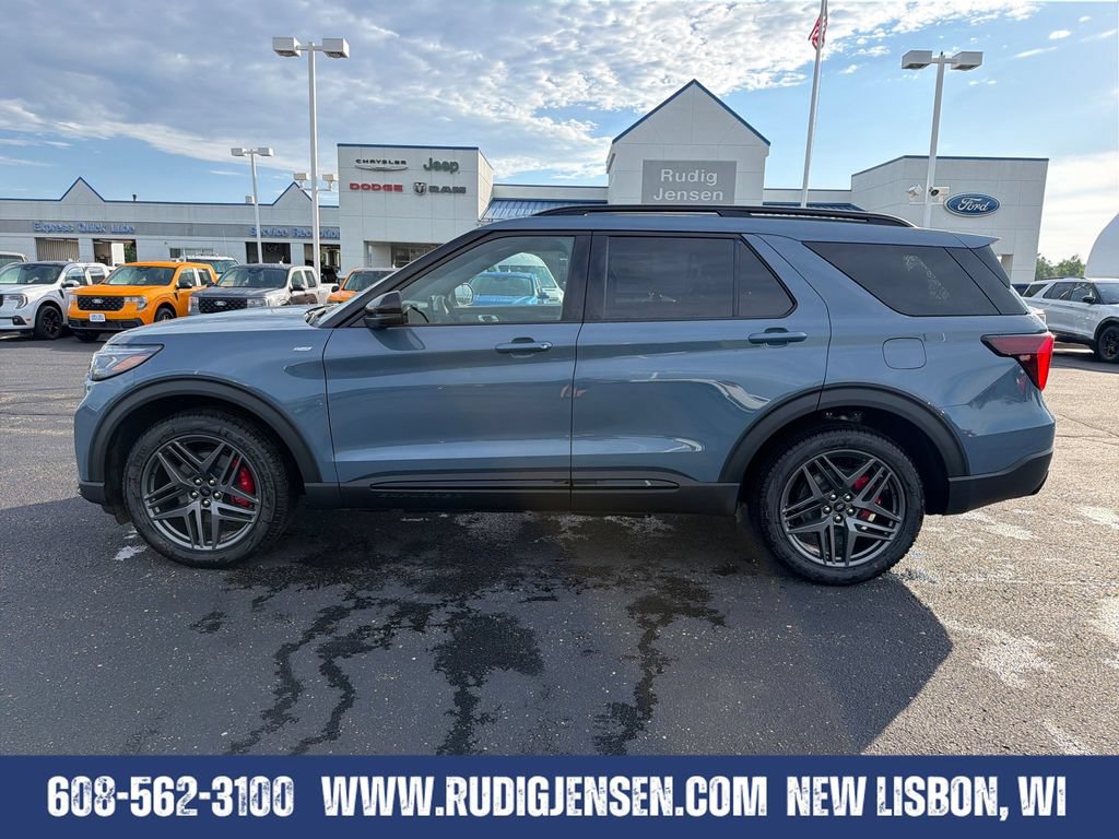 New 2026 Ford Explorer ST-Line w/ ST-Line Street Pack AWD/4WD image 3