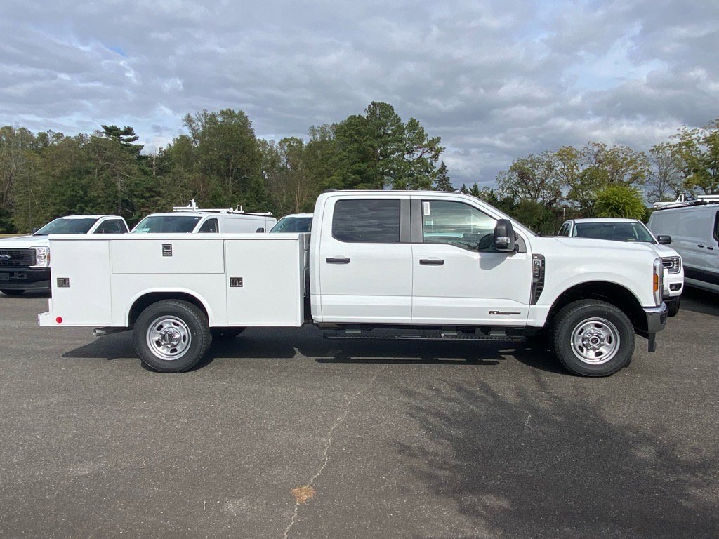 New 2026 Ford F350 XL w/ XL Chrome Package image 3