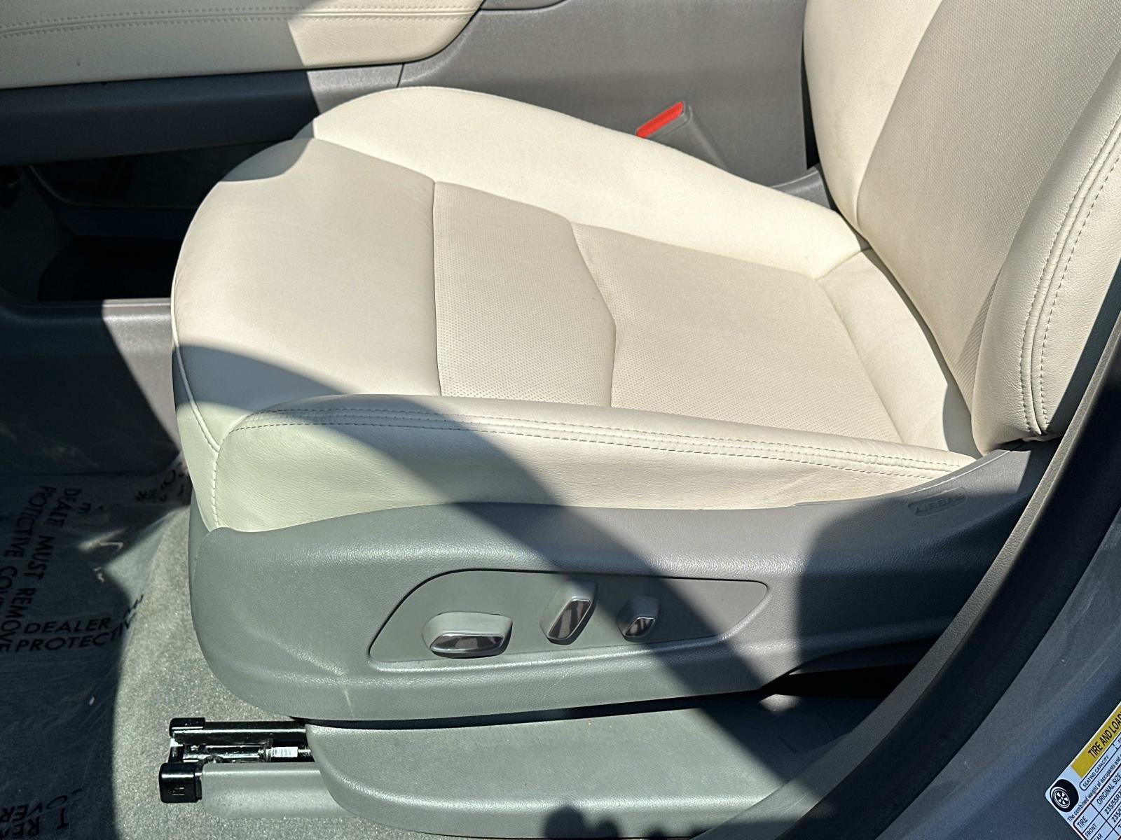 Certified 2024 Cadillac XT5 Premium Luxury AWD/4WD image 17