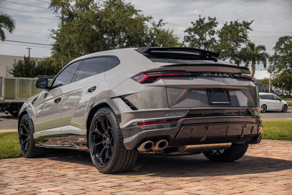 Used 2024 Lamborghini Urus Performante AWD/4WD image 4