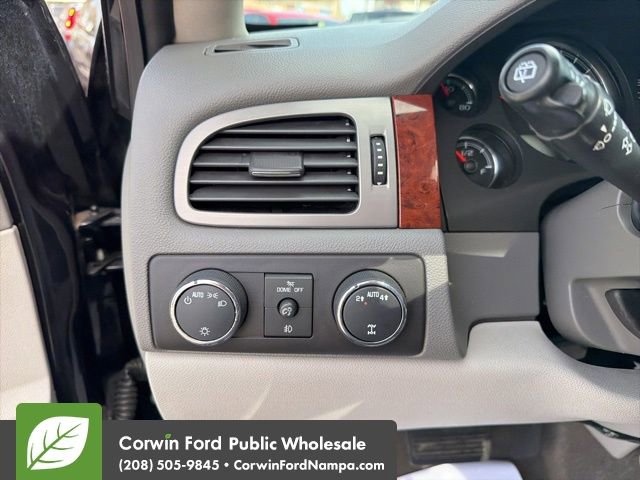 Used 2013 GMC Yukon XL SLT w/ SLT-2 Equipment Package image 15