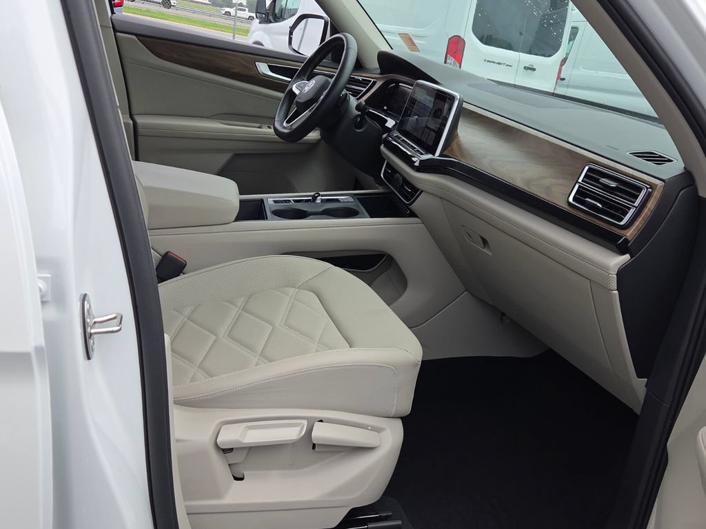 Used 2026 Volkswagen Atlas SE FWD image 23
