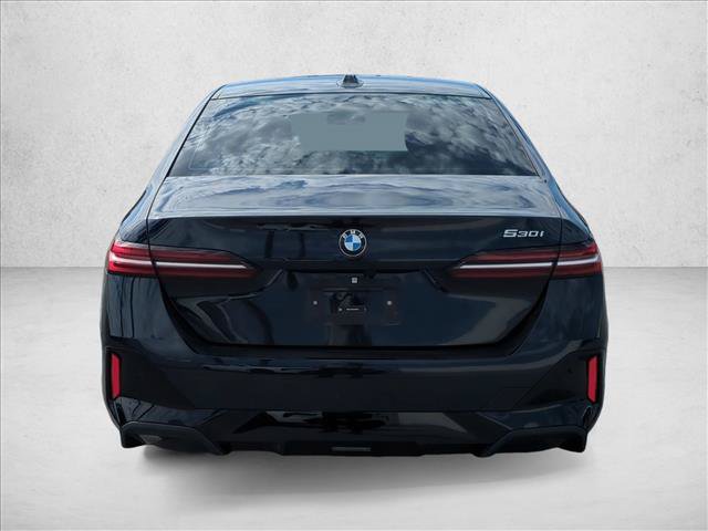 Used 2025 BMW 530i w/ M Sport Package RWD image 7