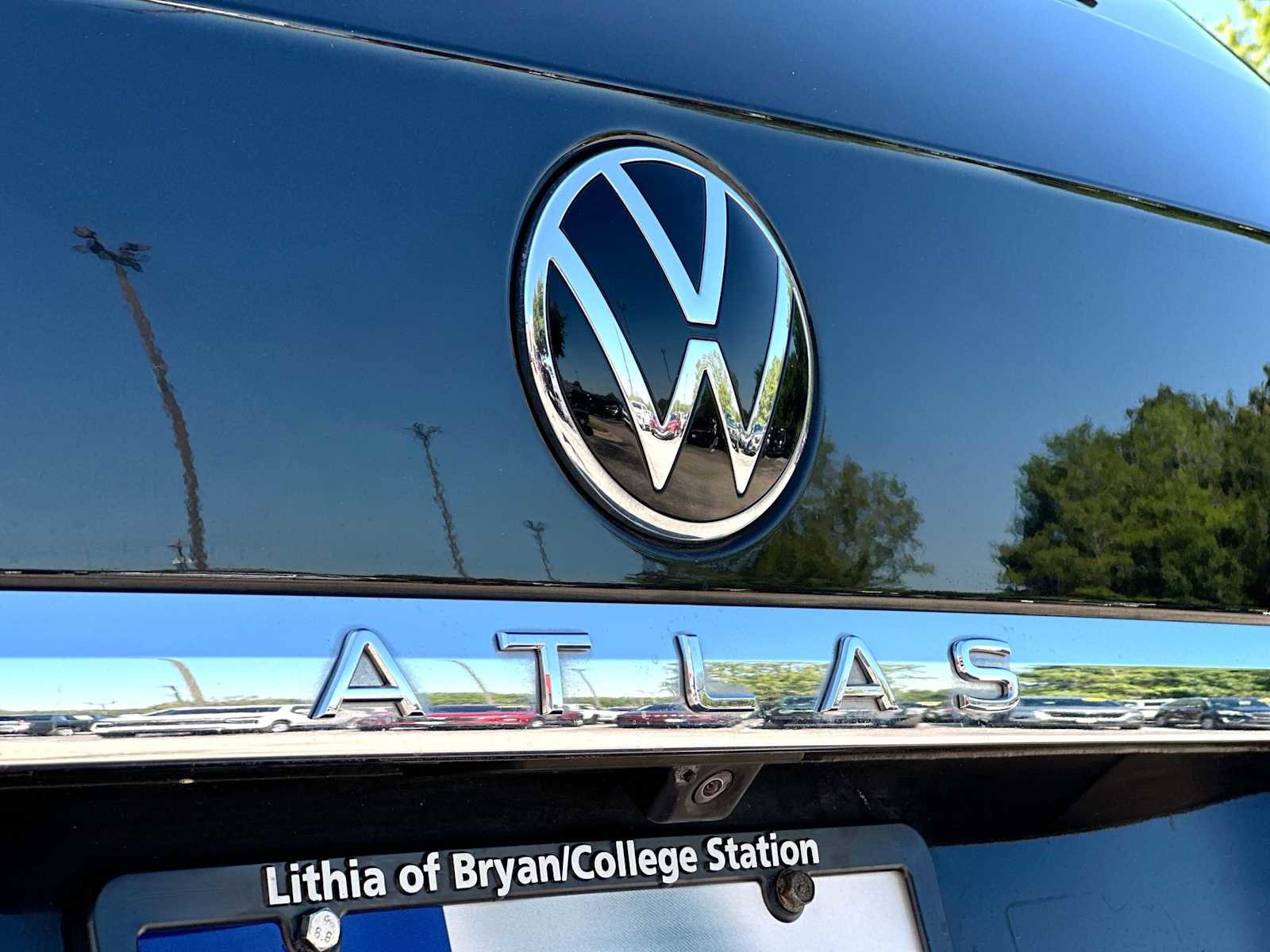 Used 2022 Volkswagen Atlas SE w/ Black Wheel Package FWD image 15
