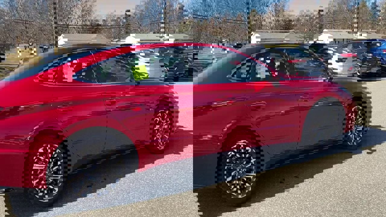 Used 2021 Hyundai Sonata Limited w/ Preferred Accessory Package image 9