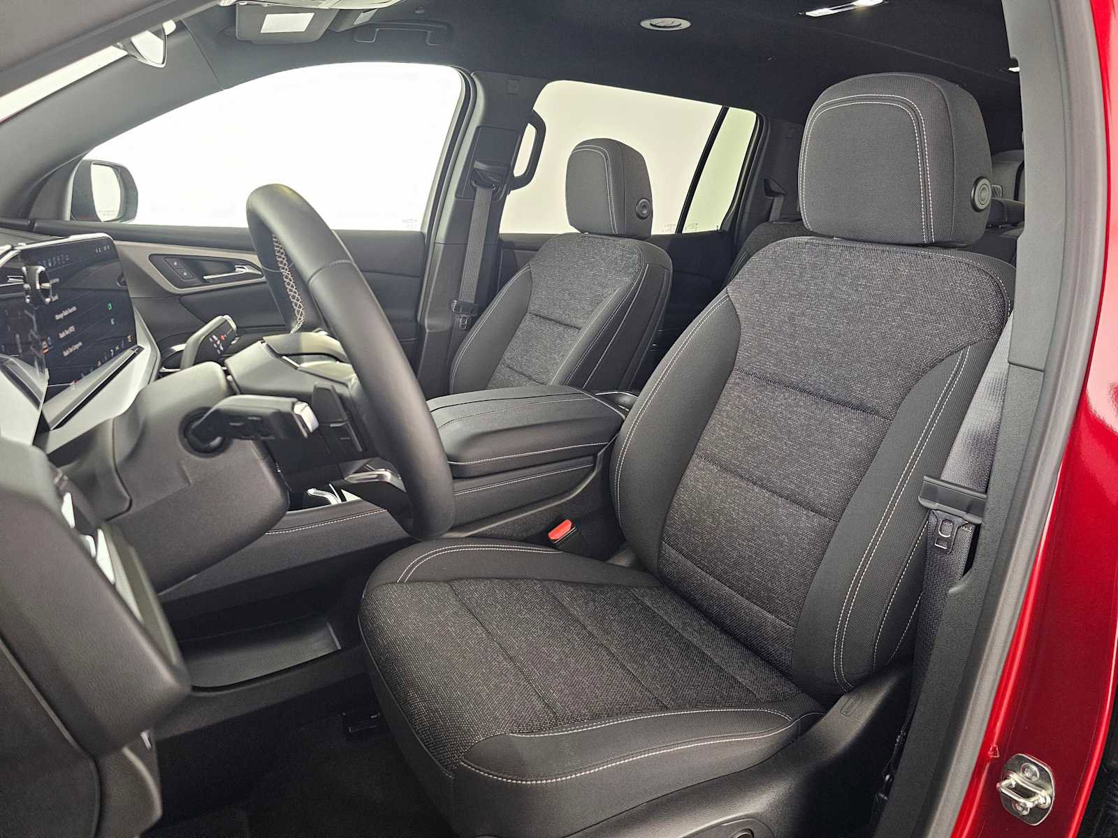 Used 2025 Chevrolet Traverse LT w/ Driver Confidence Package image 23