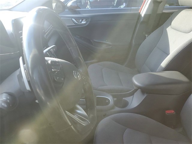 Used 2022 Hyundai Ioniq SE image 10