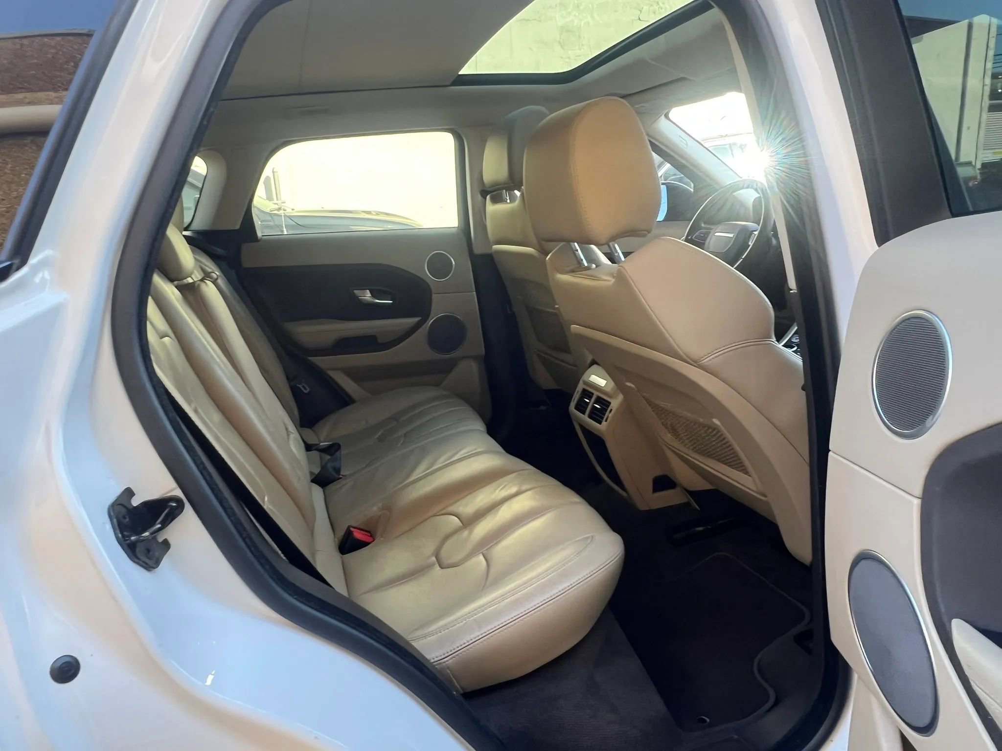 Used 2014 Land Rover Range Rover Evoque Pure Plus image 25