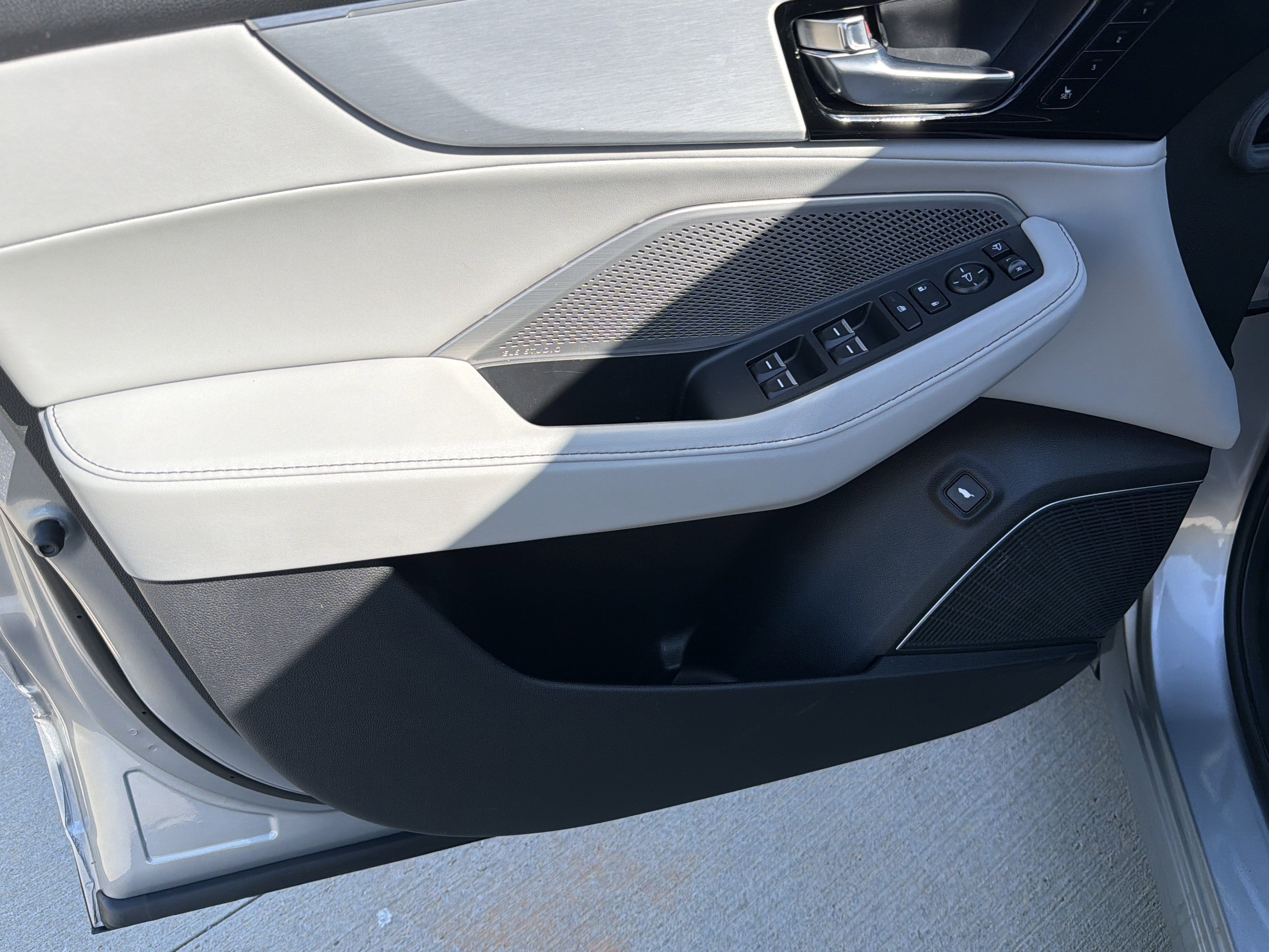 Certified 2024 Acura MDX FWD w/ Technology Package image 14