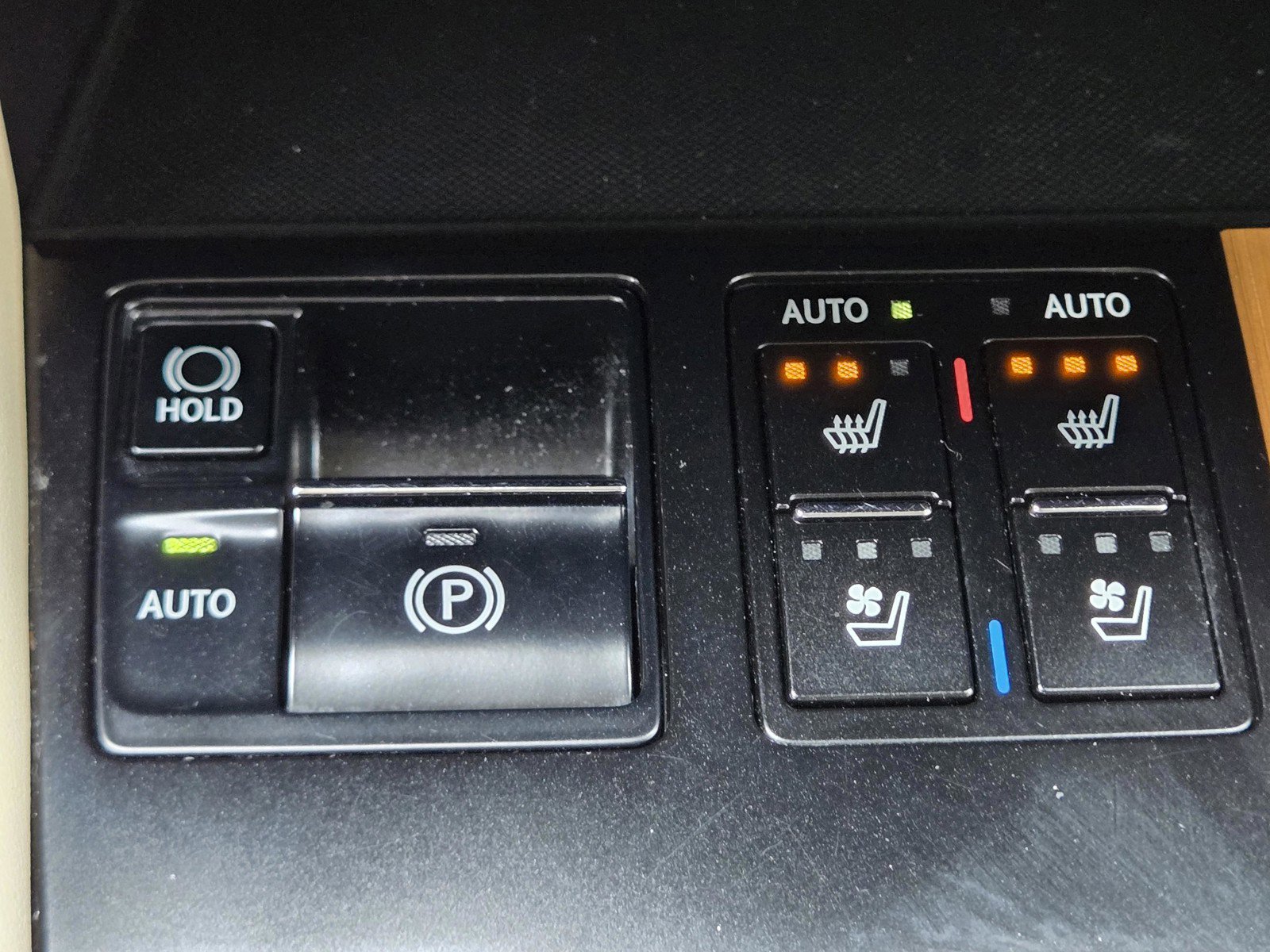 Used 2019 Lexus RX 450h AWD image 23