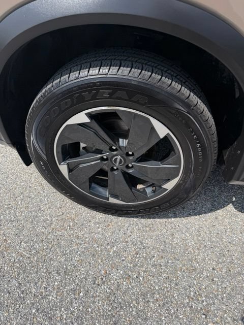 Used 2025 Nissan Rogue SV AWD/4WD image 8