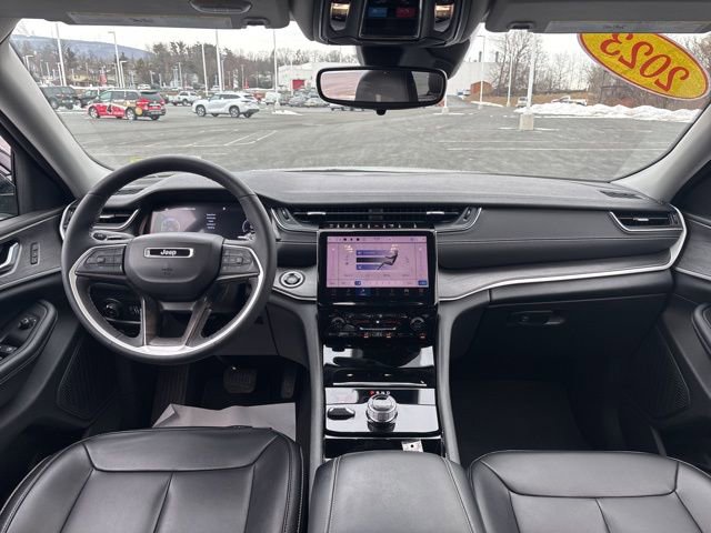 Used 2023 Jeep Grand Cherokee Limited AWD/4WD image 26