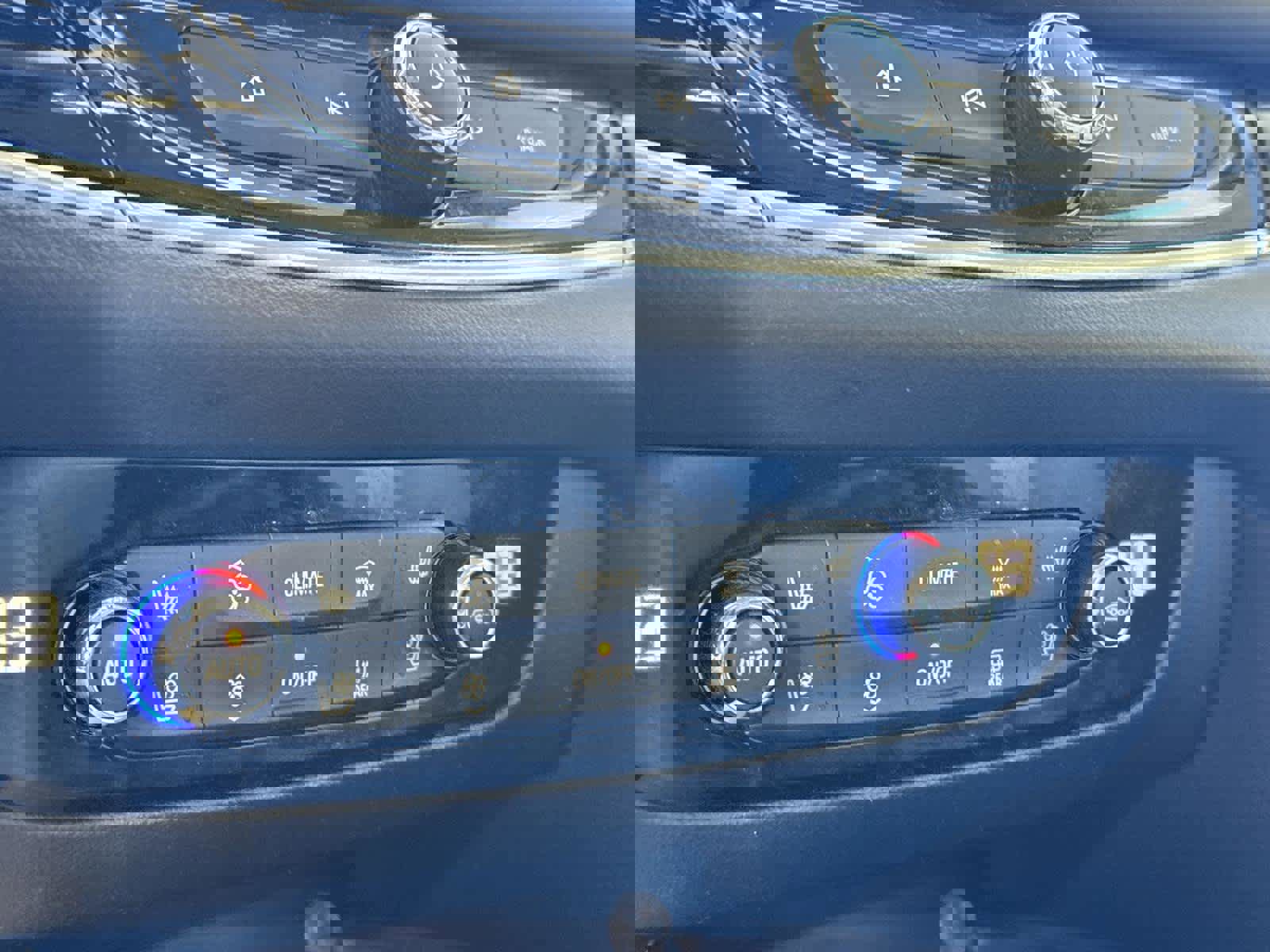 Used 2022 Buick Enclave Avenir w/ Avenir Technology Package image 19