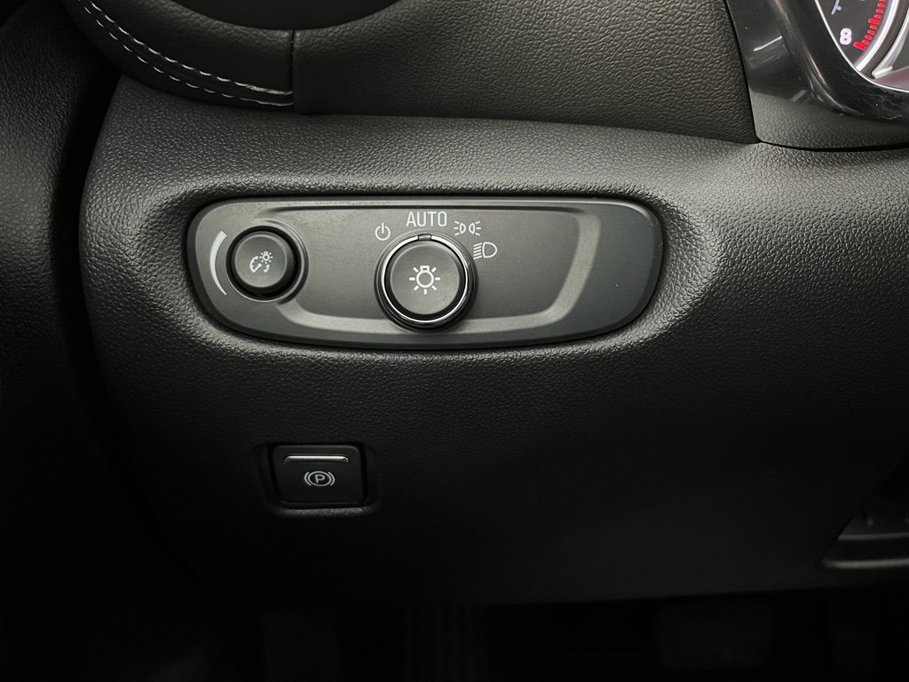 Used 2024 Chevrolet Blazer LT w/ Convenience Package image 32