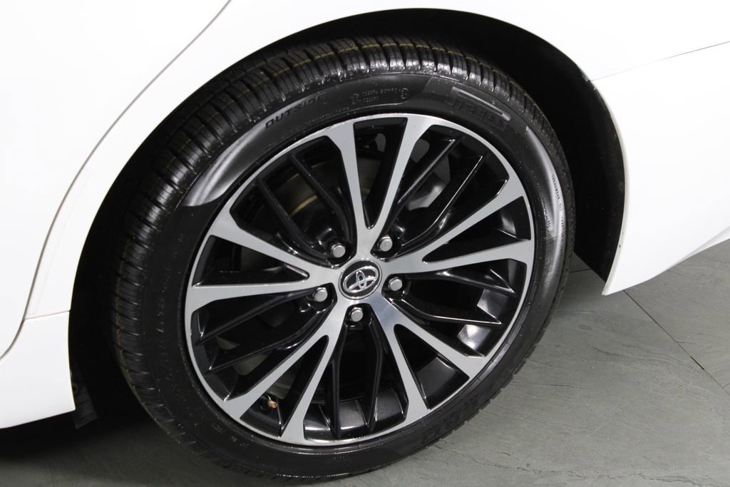 Used 2020 Toyota Camry SE image 12