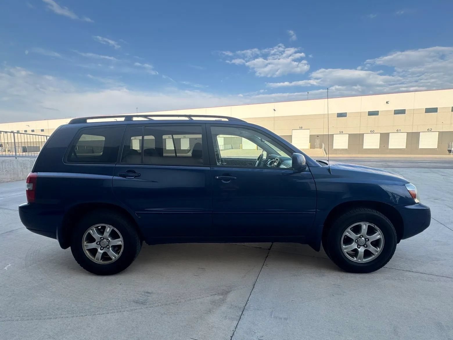 Used 2005 Toyota Highlander 2WD V6 w/ 3rd Row image 6