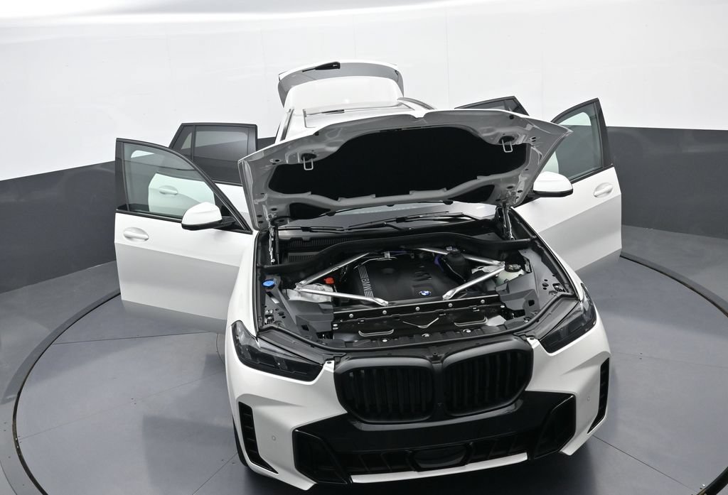 New 2026 BMW X5 xDrive40i w/ M Sport Package AWD/4WD image 39