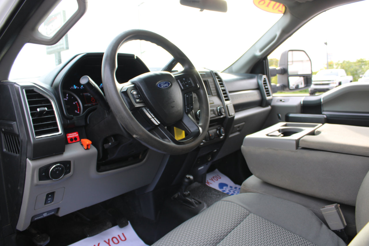 Used 2018 Ford F550 4x4 Crew Cab Super Duty w/ XLT Value Package image 9
