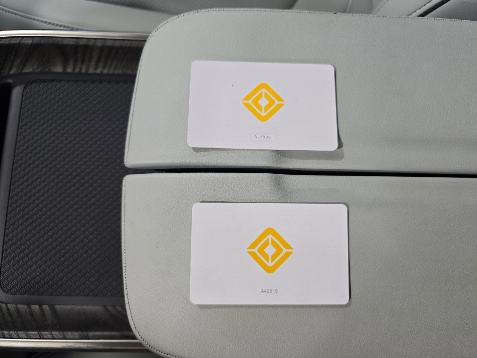 Used 2023 Rivian R1S Launch Edition image 31