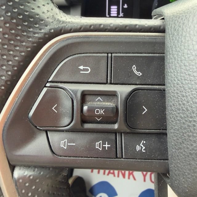 Used 2025 Toyota 4Runner SR5 AWD/4WD image 24