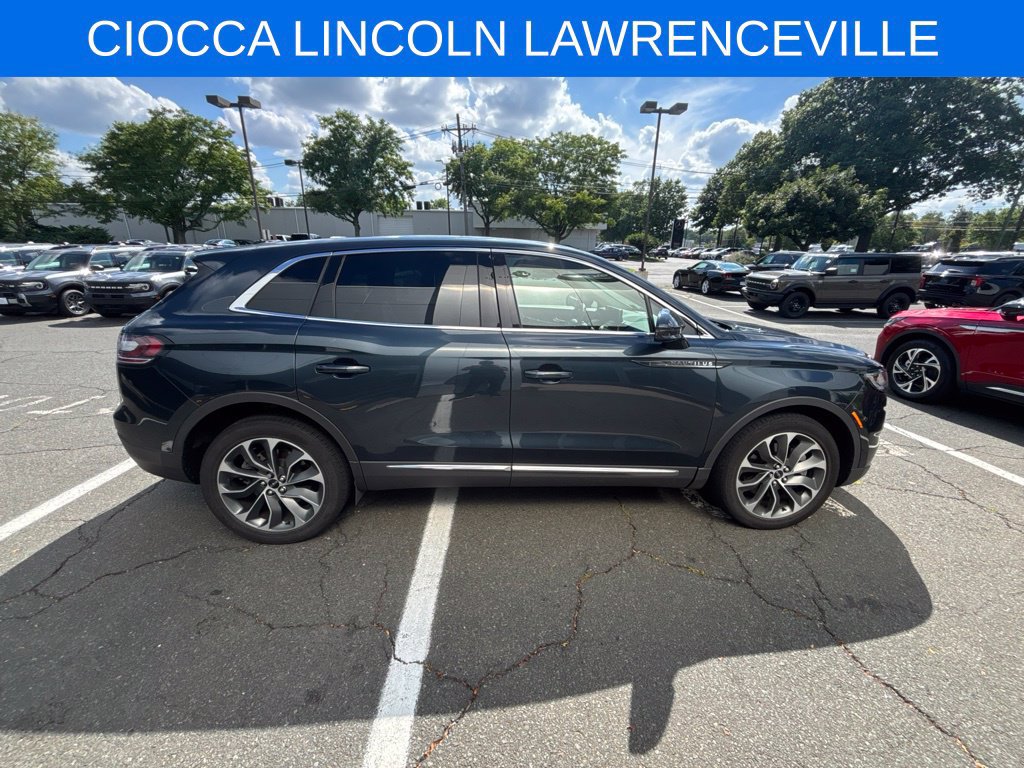 Used 2023 Lincoln Nautilus Reserve w/ Cargo Utility Package AWD/4WD image 2
