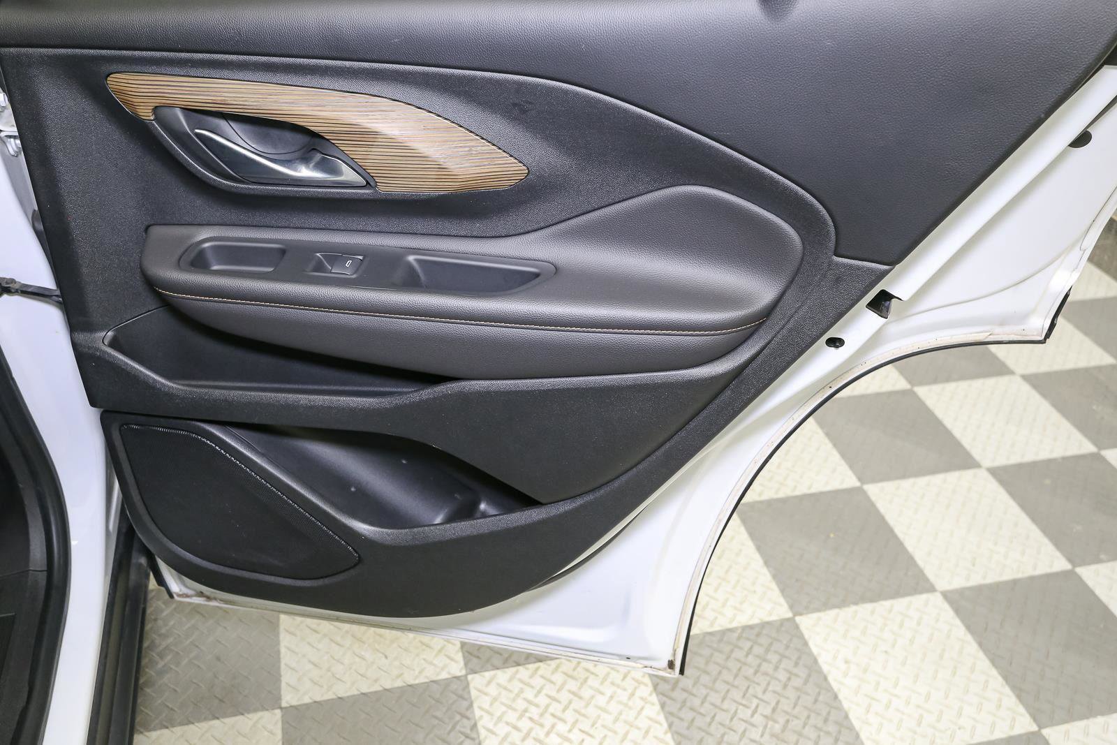 Used 2021 GMC Terrain SLE w/ Driver Convenience Package image 26