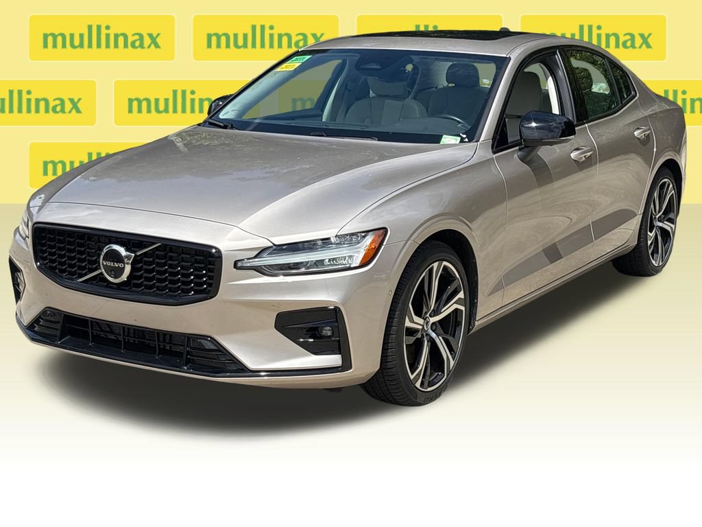 Used 2024 Volvo S60 B5 Plus AWD/4WD image 13