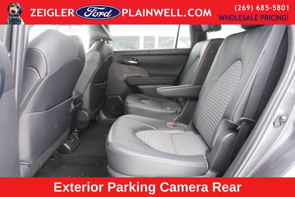Used 2023 Toyota Highlander L image 8