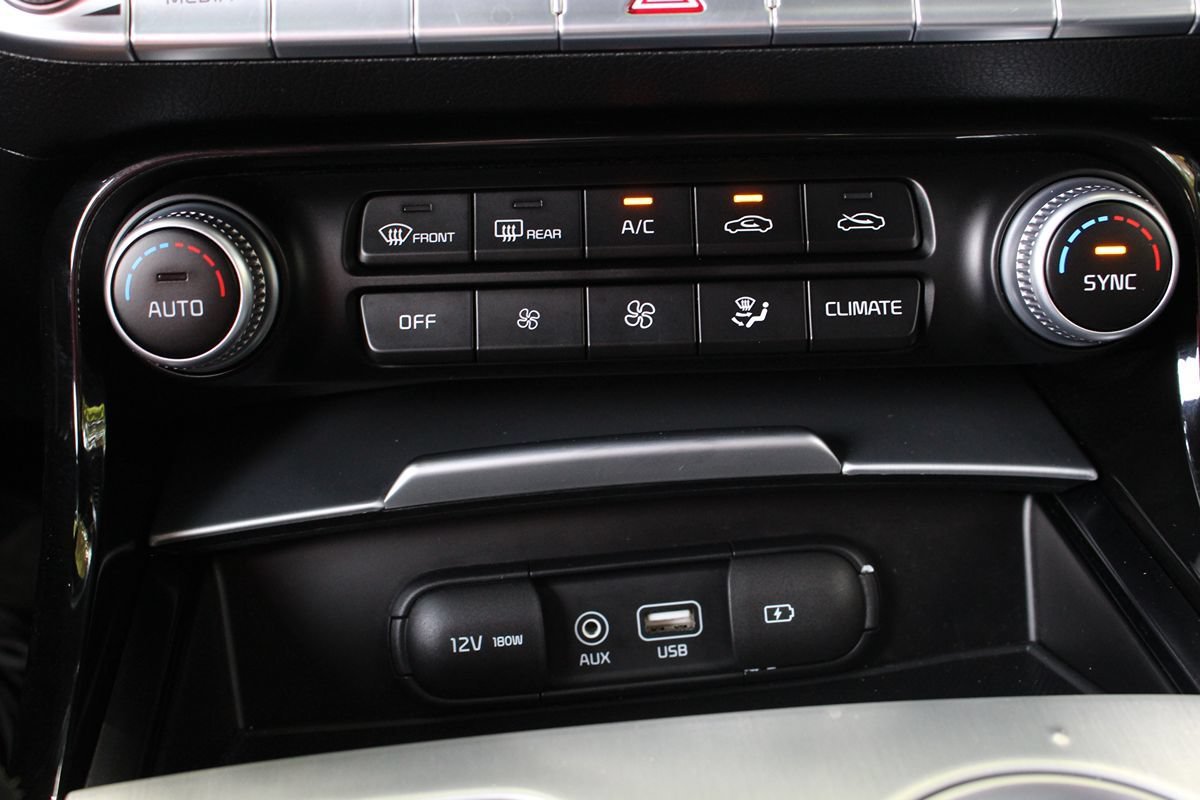 Used 2018 Kia Stinger GT2 RWD image 33