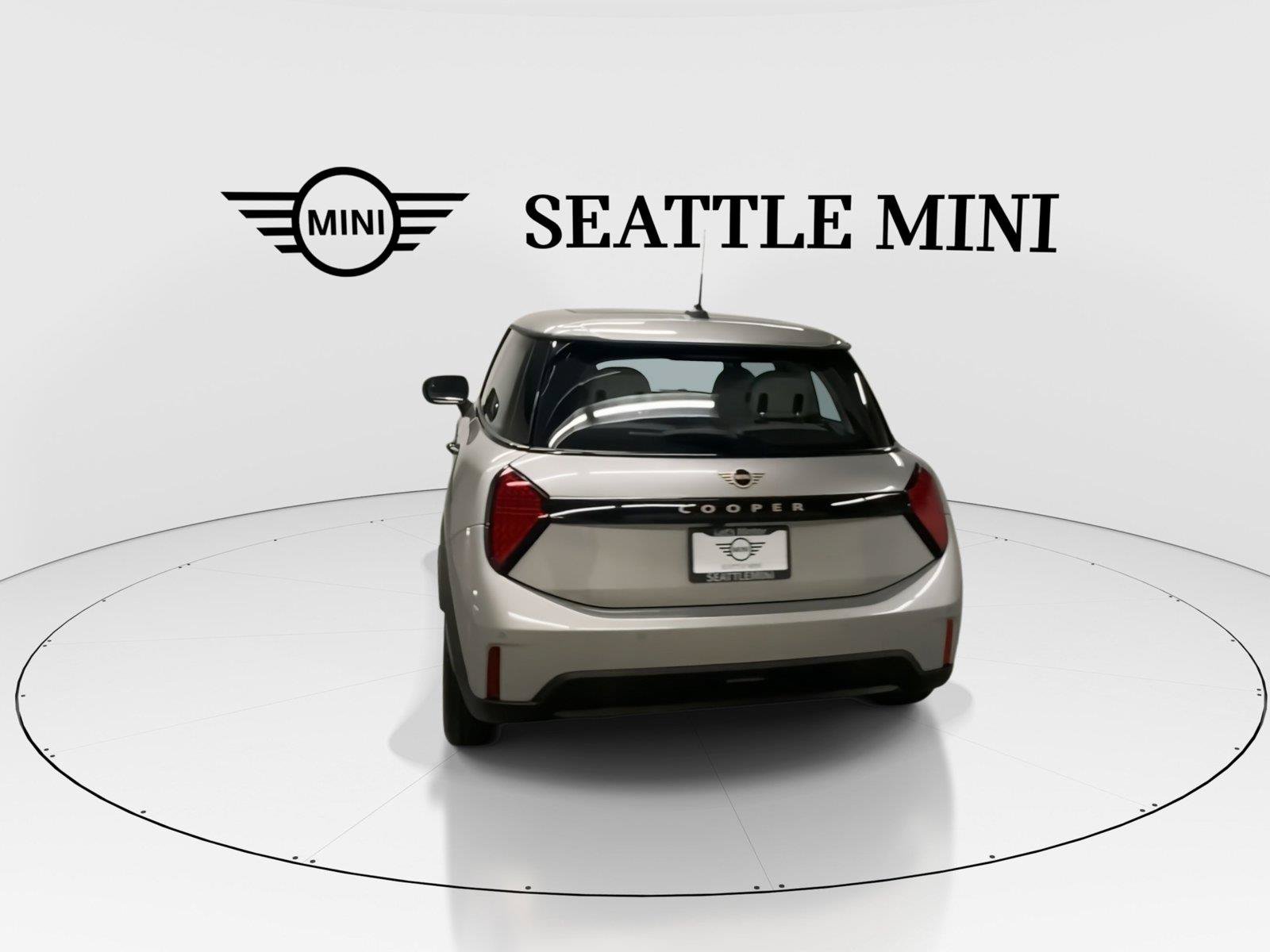 Used 2025 MINI Cooper 2-Door Hardtop FWD image 9