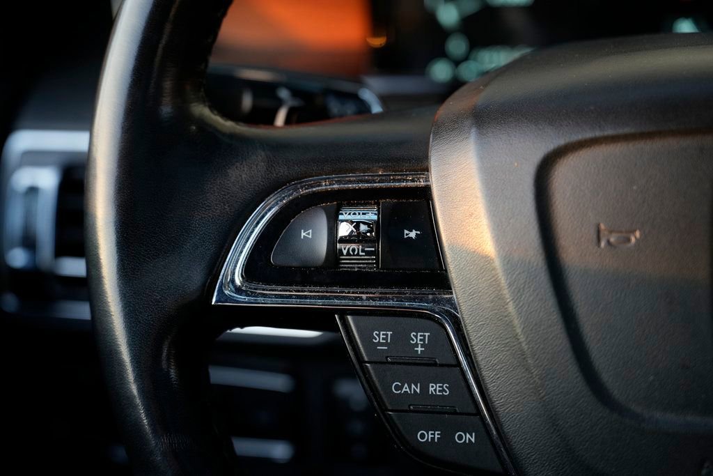 Used 2019 Lincoln Navigator Select image 47