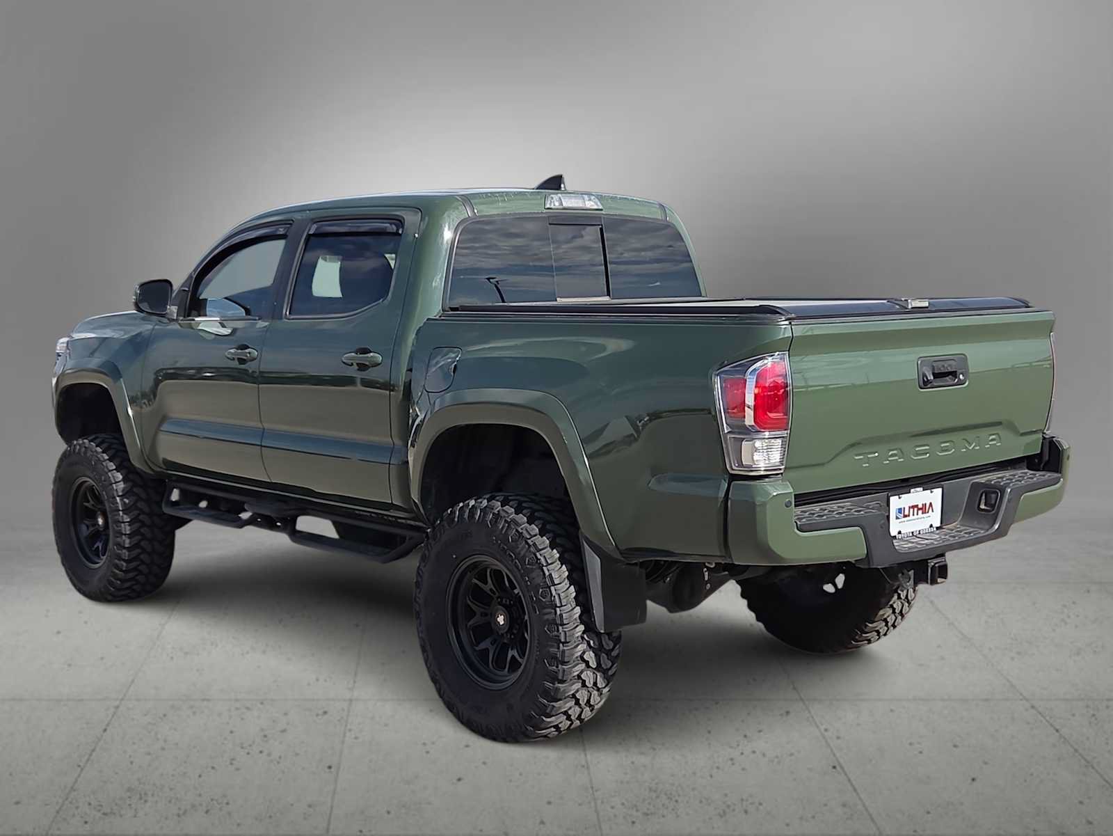 Used 2021 Toyota Tacoma TRD Sport w/ TRD Premium Sport Package RWD image 5