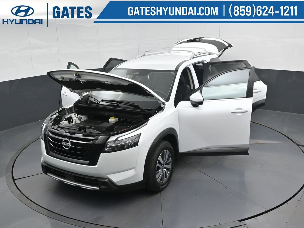 Used 2025 Nissan Pathfinder SL w/ Black Appearance Package AWD/4WD image 54