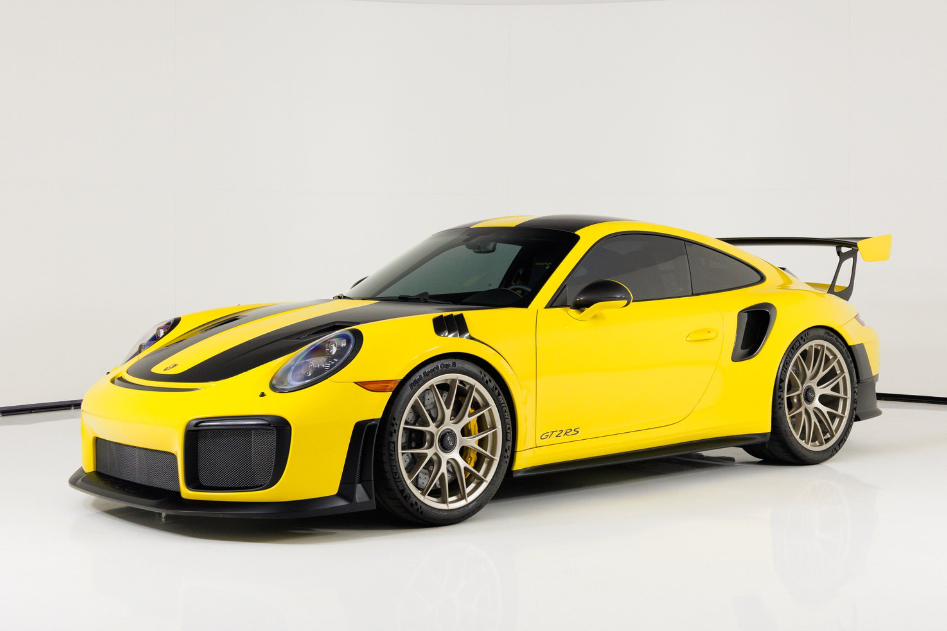 Used 2018 Porsche 911 GT2 RS w/ Weissach Package RWD image 7