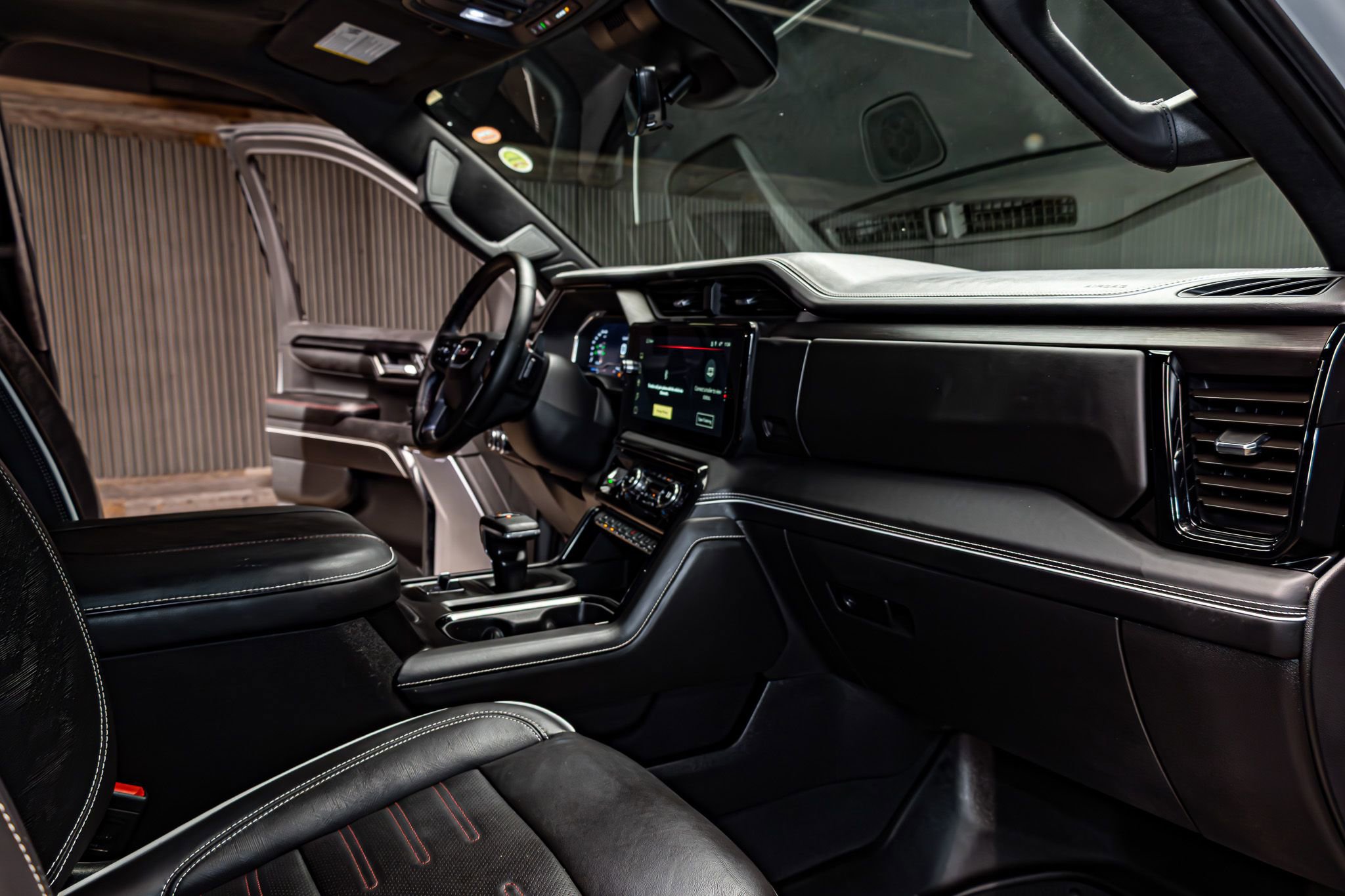 Used 2025 GMC Sierra 1500 AT4X image 18