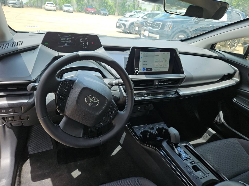 Used 2025 Toyota Prius LE FWD image 16