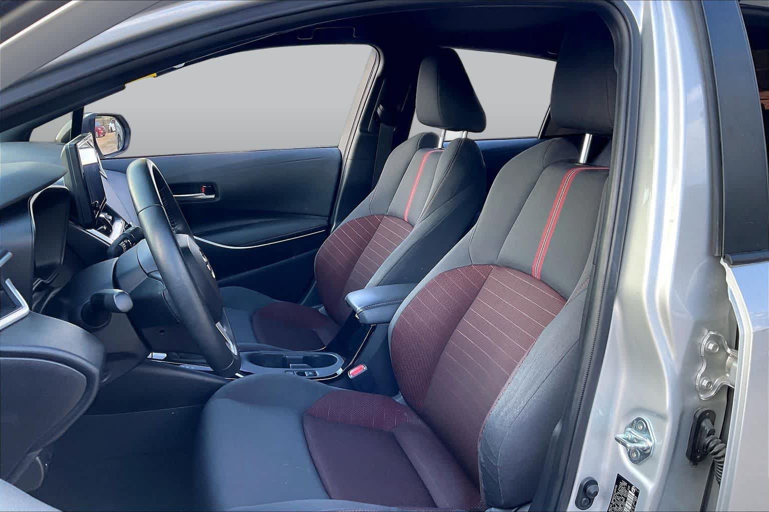 Used 2025 Toyota Corolla SE FWD image 7