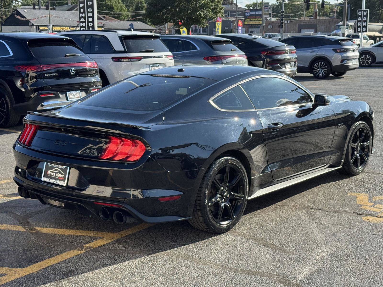 Used 2018 Ford Mustang GT Premium w/ Black Accent Package RWD image 13