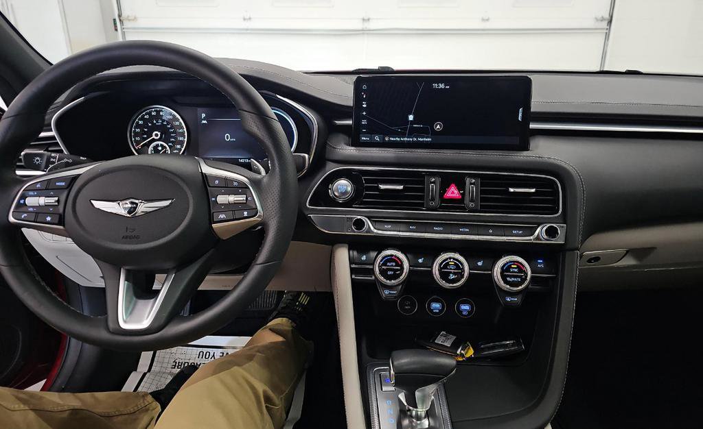 Used 2023 Genesis G70 3.3T image 11