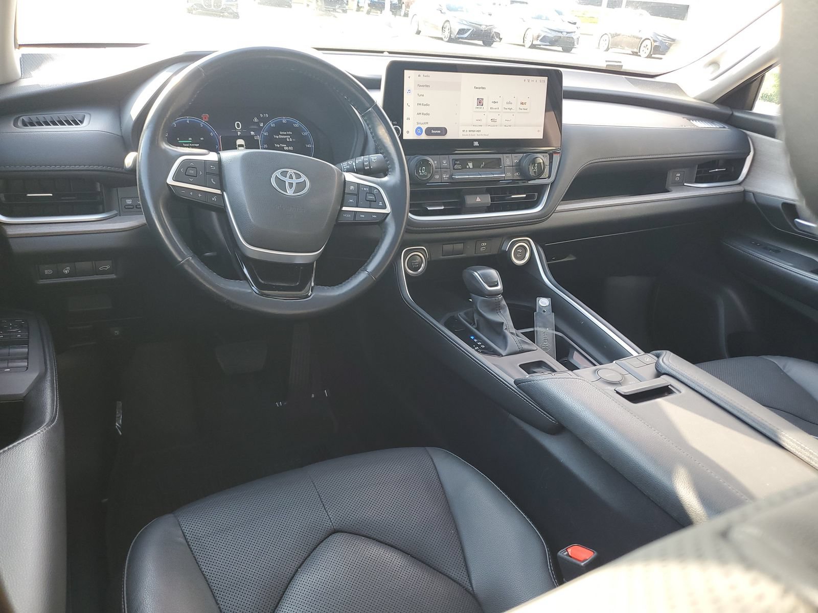 Used 2024 Toyota Grand Highlander AWD image 10