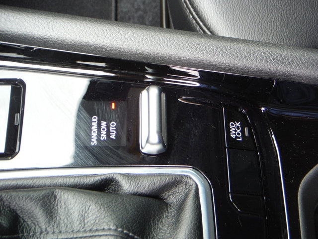 New 2026 Jeep Compass Latitude AWD/4WD image 18