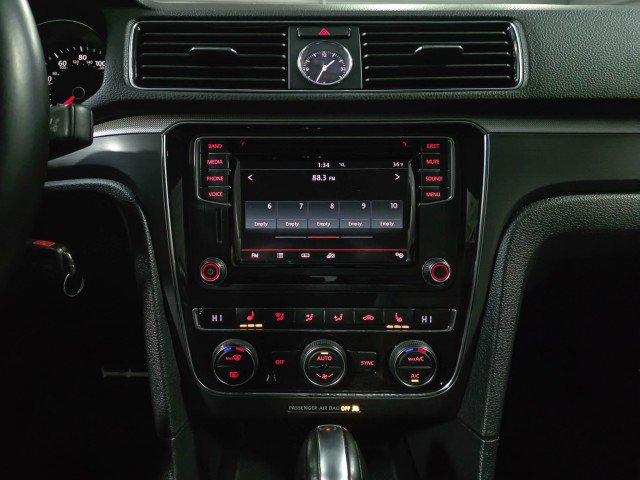 Used 2017 Volkswagen Passat 1.8T R-Line image 23