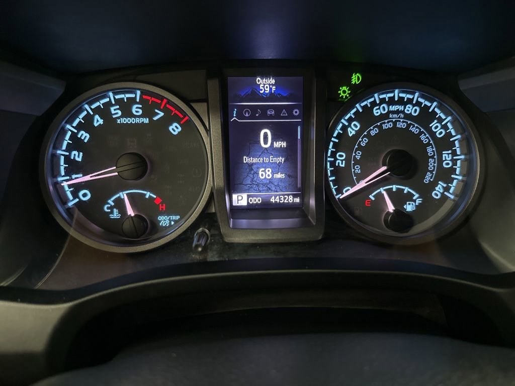 Used 2018 Toyota Tacoma SR5 AWD/4WD image 26