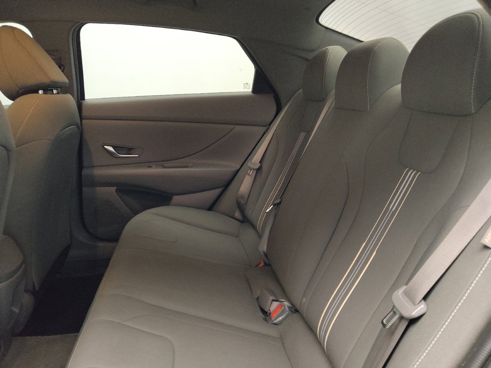 Used 2024 Hyundai Elantra Blue FWD image 18