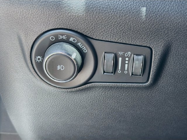 Used 2022 Jeep Compass Latitude AWD/4WD image 28