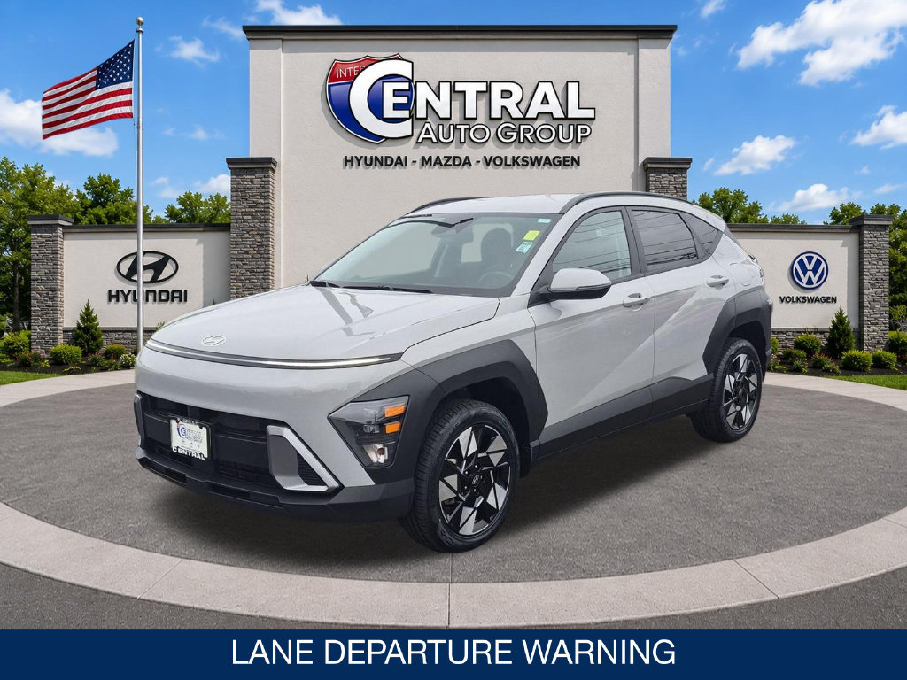 Certified 2025 Hyundai Kona SEL AWD/4WD image 3