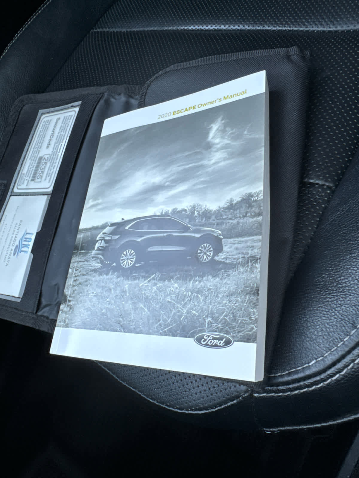 Used 2020 Ford Escape Titanium image 28